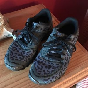 Gray & Black Nike Cheetah Print - 6.5